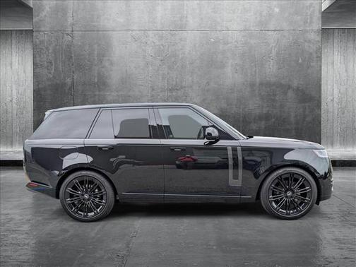 2025 Land Rover Range Rover P400 SE