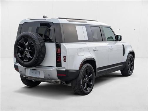 2025 Land Rover Defender 110 P400 S