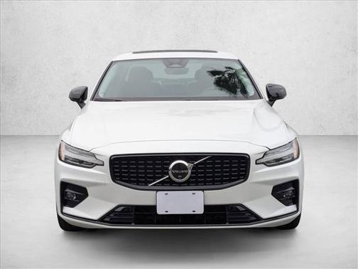 2024 Volvo S60 B5 Plus Dark Theme