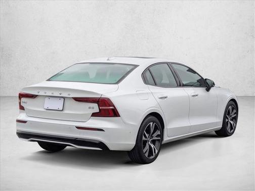 2024 Volvo S60 B5 Plus Dark Theme
