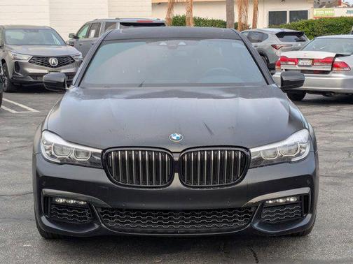 2019 BMW 740 740i