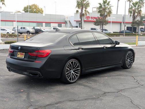 2019 BMW 740 740i