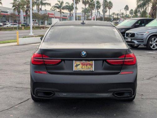 2019 BMW 740 740i