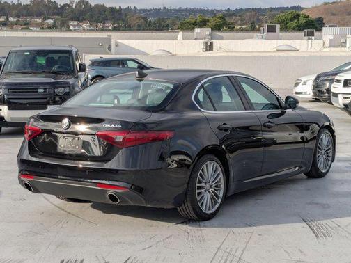 2017 Alfa Romeo Giulia Ti