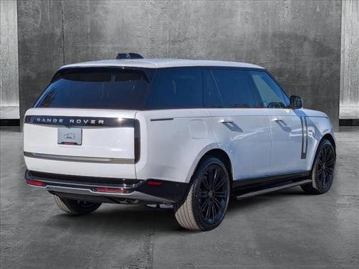 2025 Land Rover Range Rover P530 SE 7 Seat