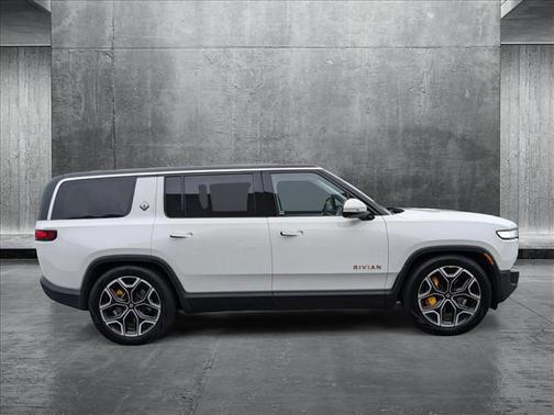 2023 Rivian R1S Adventure