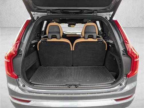 2018 Volvo XC90 T6 Momentum