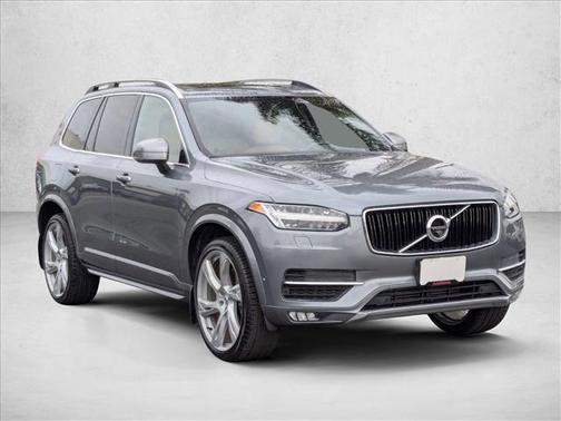 2018 Volvo XC90 T6 Momentum
