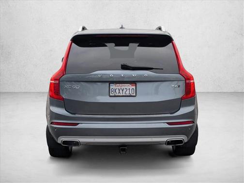 2018 Volvo XC90 T6 Momentum