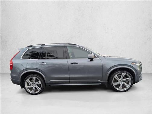 2018 Volvo XC90 T6 Momentum