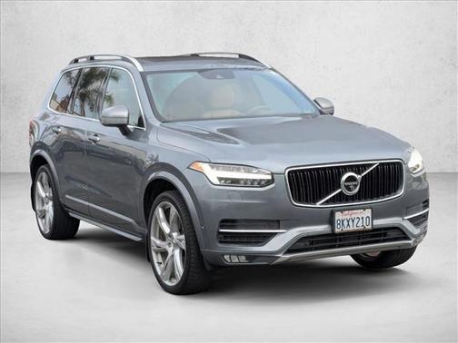 2018 Volvo XC90 T6 Momentum