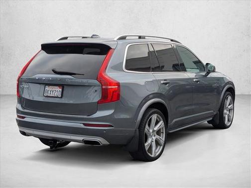 2018 Volvo XC90 T6 Momentum
