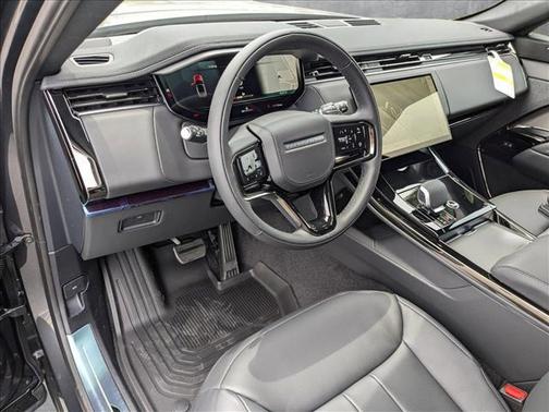 2025 Land Rover Range Rover Sport SE