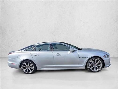 2018 Jaguar XJ XJ R-Sport