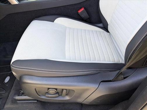 2025 Land Rover Discovery Sport S