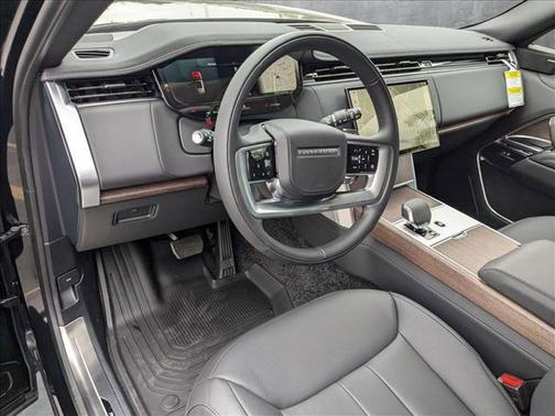 2025 Land Rover Range Rover P530 SE 7 Seat