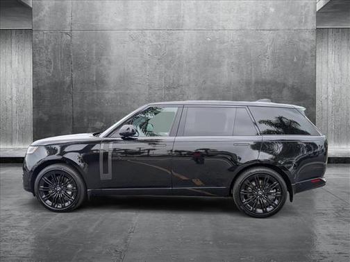 2025 Land Rover Range Rover P530 SE 7 Seat