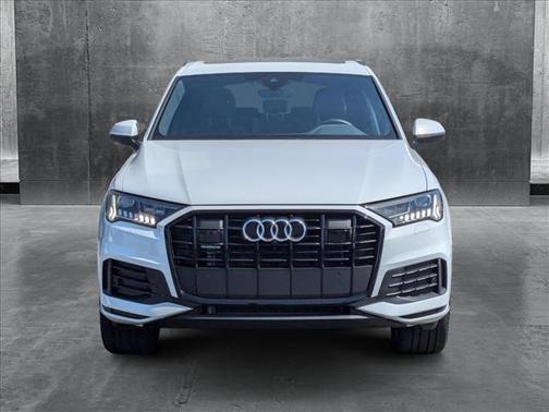 2024 Audi Q7 45 Premium Plus