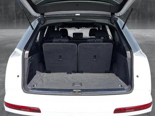 2024 Audi Q7 45 Premium Plus