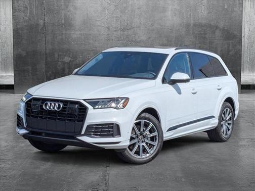 2024 Audi Q7 45 Premium Plus