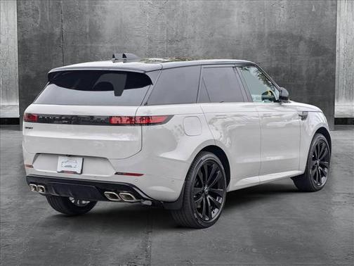 2025 Land Rover Range Rover Sport SE