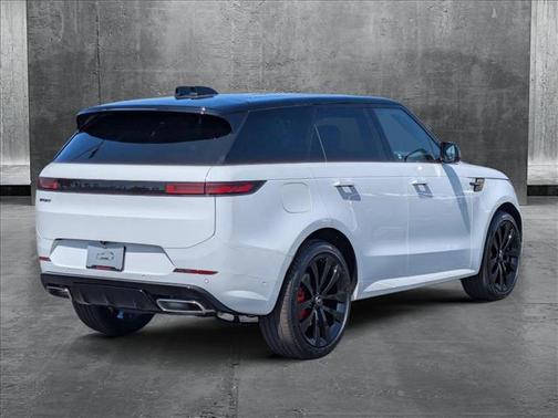 2025 Land Rover Range Rover Sport SE