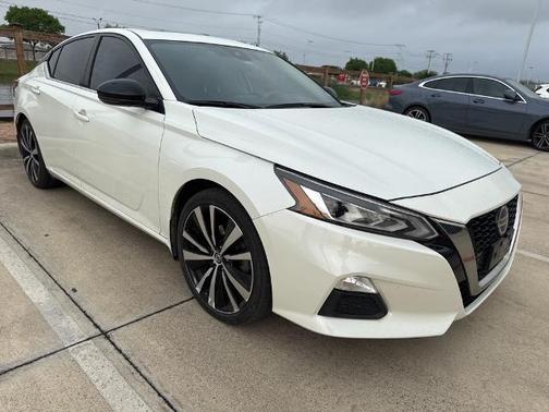 2022 Nissan Altima 2.0 SR
