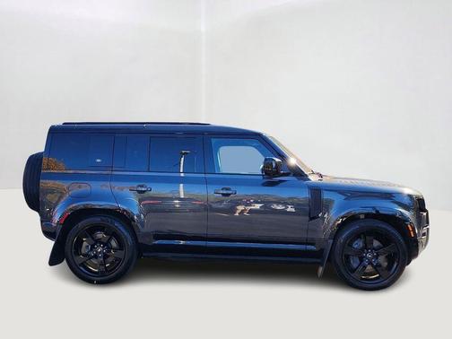 2024 Land Rover Defender 110 P400 X-Dynamic SE