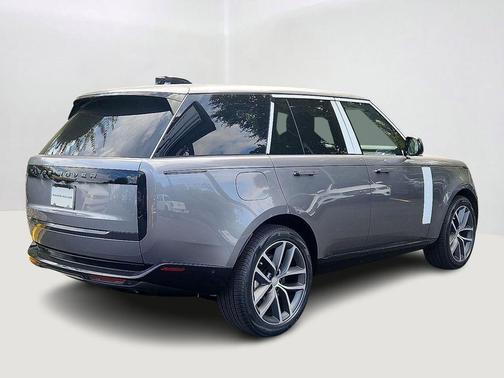 2025 Land Rover Range Rover P400 SE