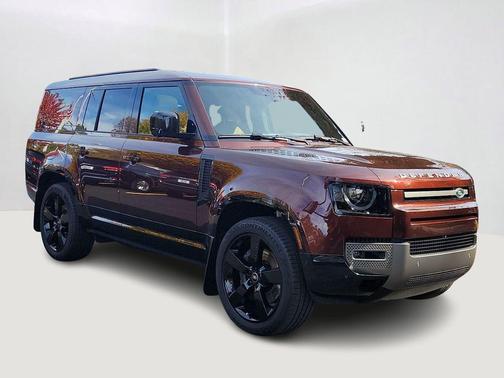 2025 Land Rover Defender 130 P400 X-Dynamic SE