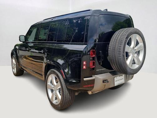 2025 Land Rover Defender 110 P400 X-Dynamic SE
