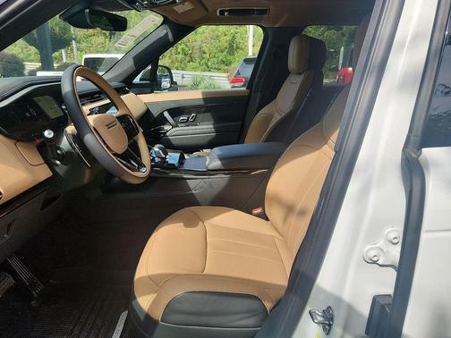 2025 Land Rover Range Rover Sport SE