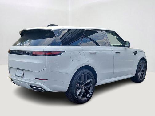 2025 Land Rover Range Rover Sport SE