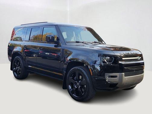 2025 Land Rover Defender 130 P400 X-Dynamic SE