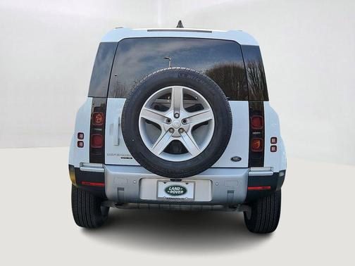 2020 Land Rover Defender 110 SE