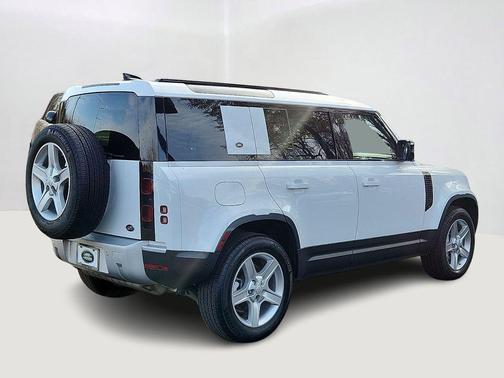 2020 Land Rover Defender 110 SE