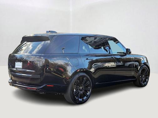 2025 Land Rover Range Rover P530 SE 7 Seat