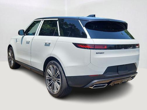 2025 Land Rover Range Rover Sport SE