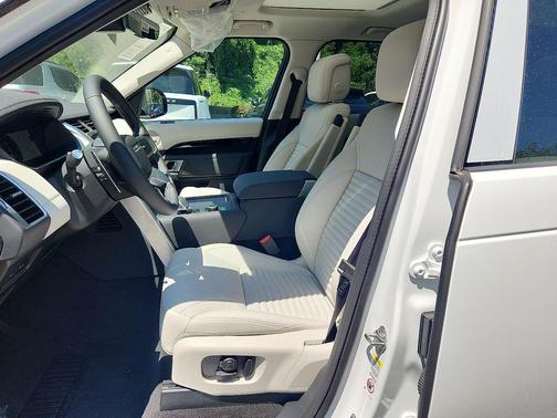 2025 Land Rover Discovery P300 S