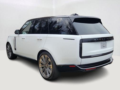 2025 Land Rover Range Rover P400 SE
