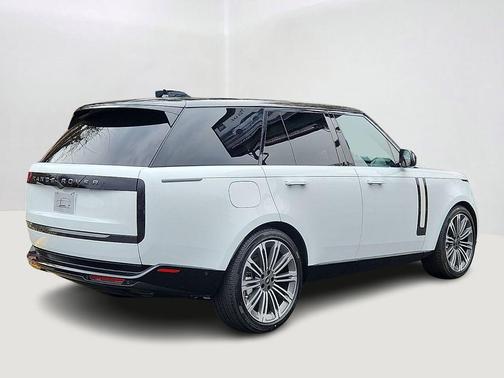 2025 Land Rover Range Rover P400 SE