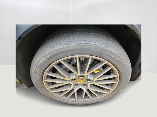 2022 Porsche Cayenne Cayenne