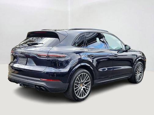 2022 Porsche Cayenne Cayenne