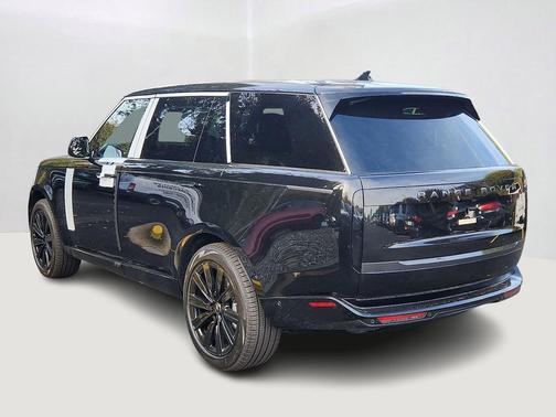 2025 Land Rover Range Rover P400 SE 7 Seat