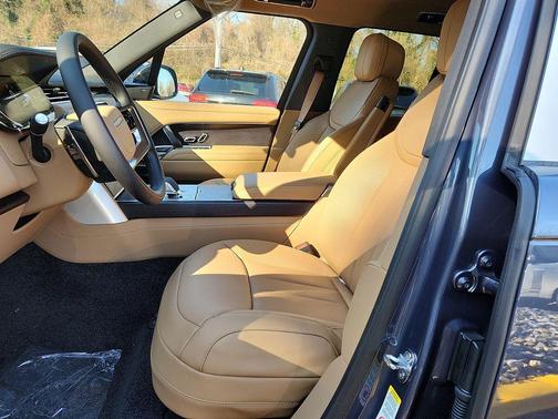 2025 Land Rover Range Rover P400 SE
