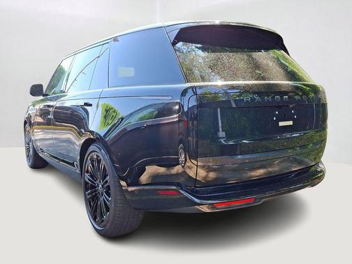 2025 Land Rover Range Rover P400 SE 7 Seat