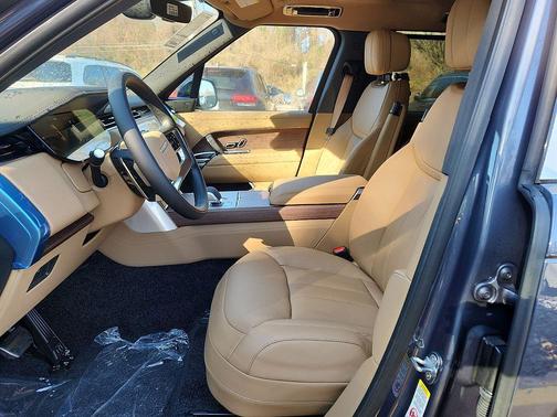 2026 Land Rover Range Rover P400 SE 7 Seat