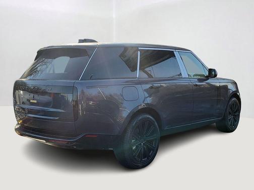 2026 Land Rover Range Rover P400 SE 7 Seat
