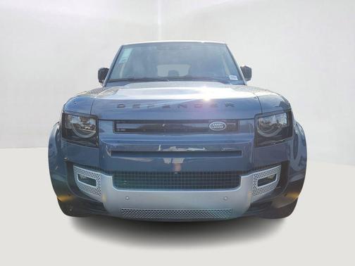 2025 Land Rover Defender 110 P300