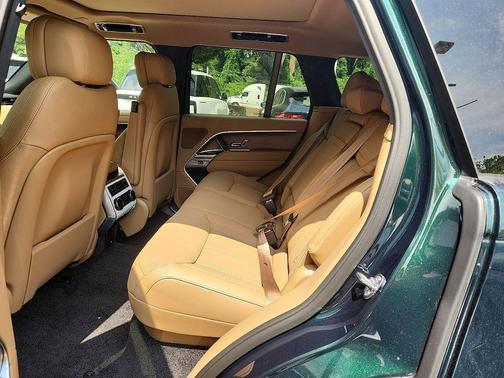 2025 Land Rover Range Rover P400 SE